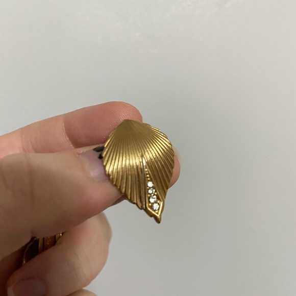 Vintage Christian Dior Clip-on Gold Leaf Earrings with Swarovski Crystal Accents - Picture 3 of 6